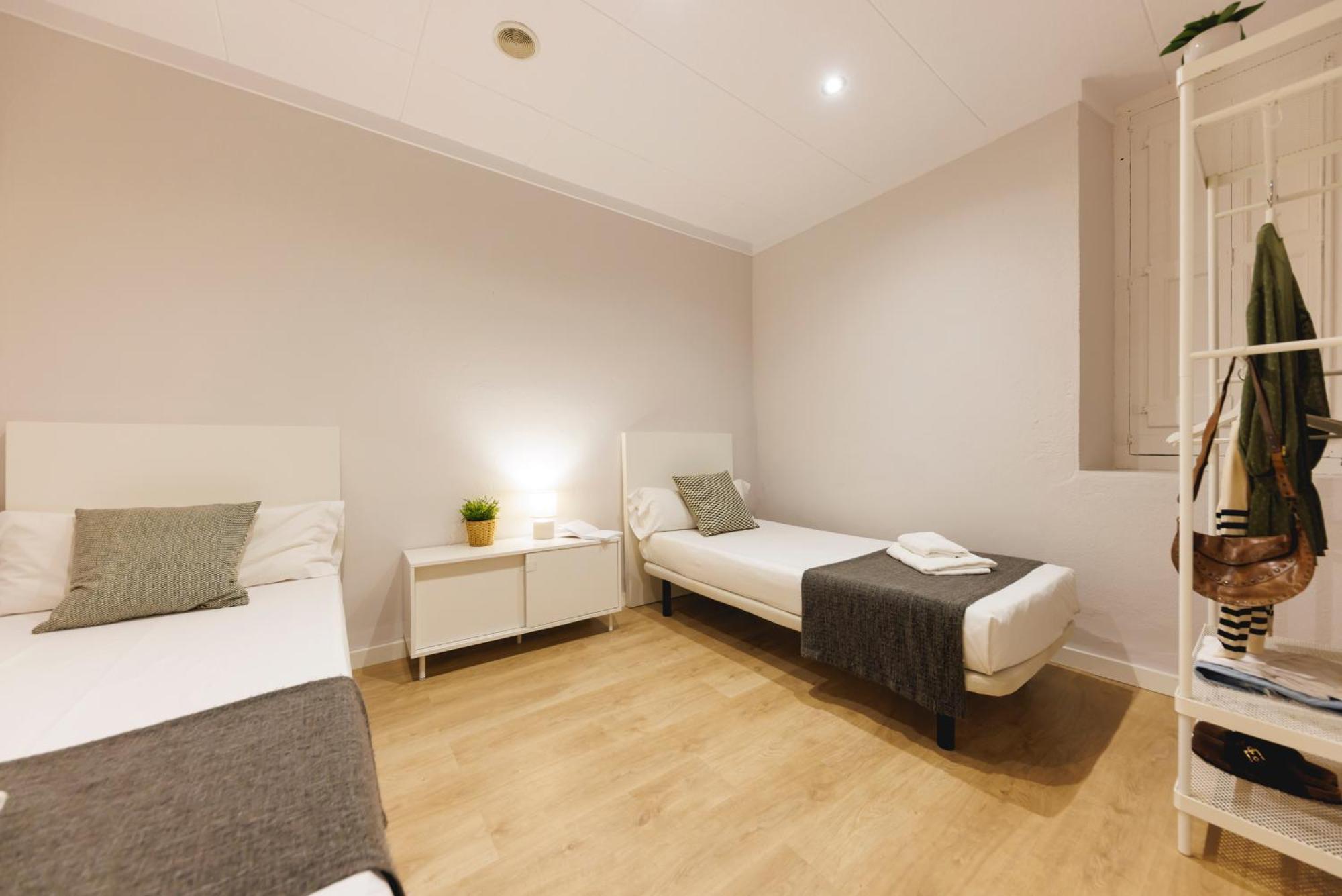 Bravissimo Apartaments Mora 4 ชีโรนา ภายนอก รูปภาพ