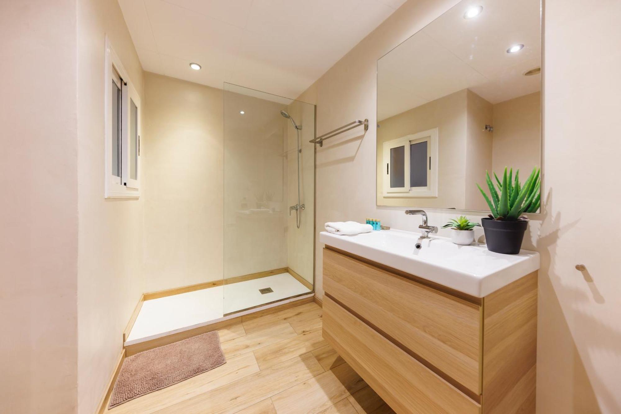 Bravissimo Apartaments Mora 4 ชีโรนา ภายนอก รูปภาพ