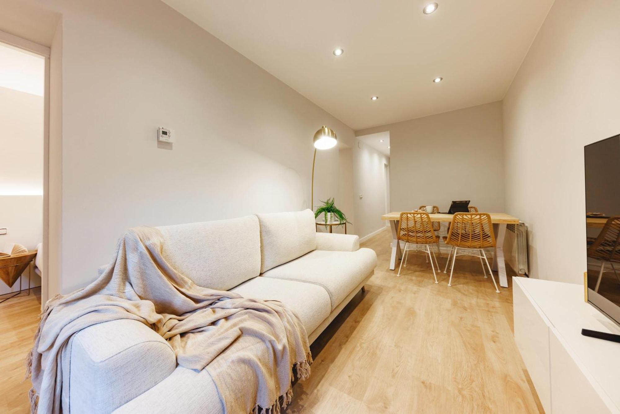 Bravissimo Apartaments Mora 4 ชีโรนา ภายนอก รูปภาพ